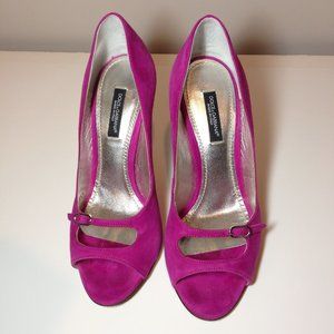 Dolce & Gabbana suede leather pump with cutout